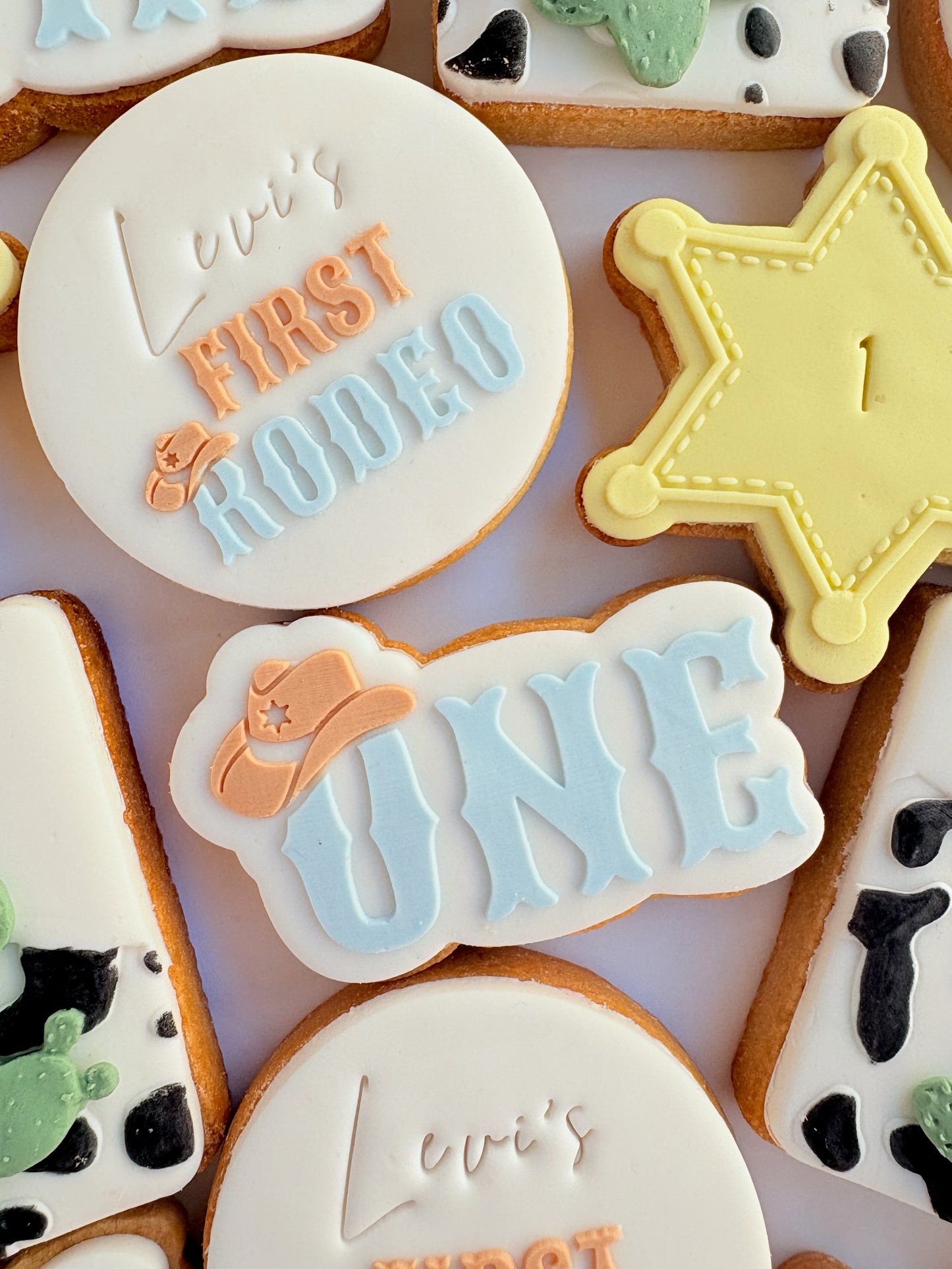 first rodeo with hat sheriff badge cowboy cookie stamp cookie cutter stampandimpress