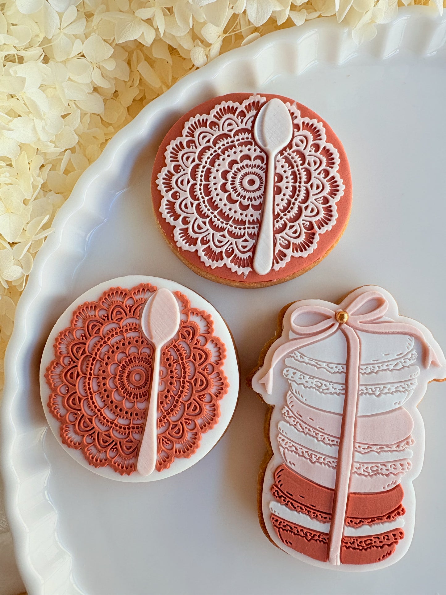 Doily with Teaspoon Raised Cookie Stamp/Fondant Debosser