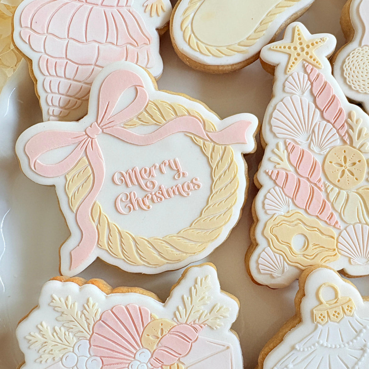 Rope Wreath Raised Cookie Stamp/Fondant Debosser & Cutter