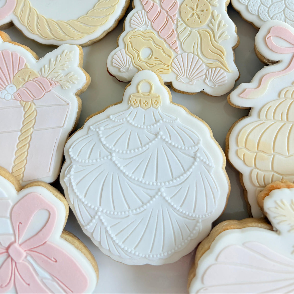 Pearl Shell Bauble Raised Cookie Stamp/Fondant Debosser & Cutter