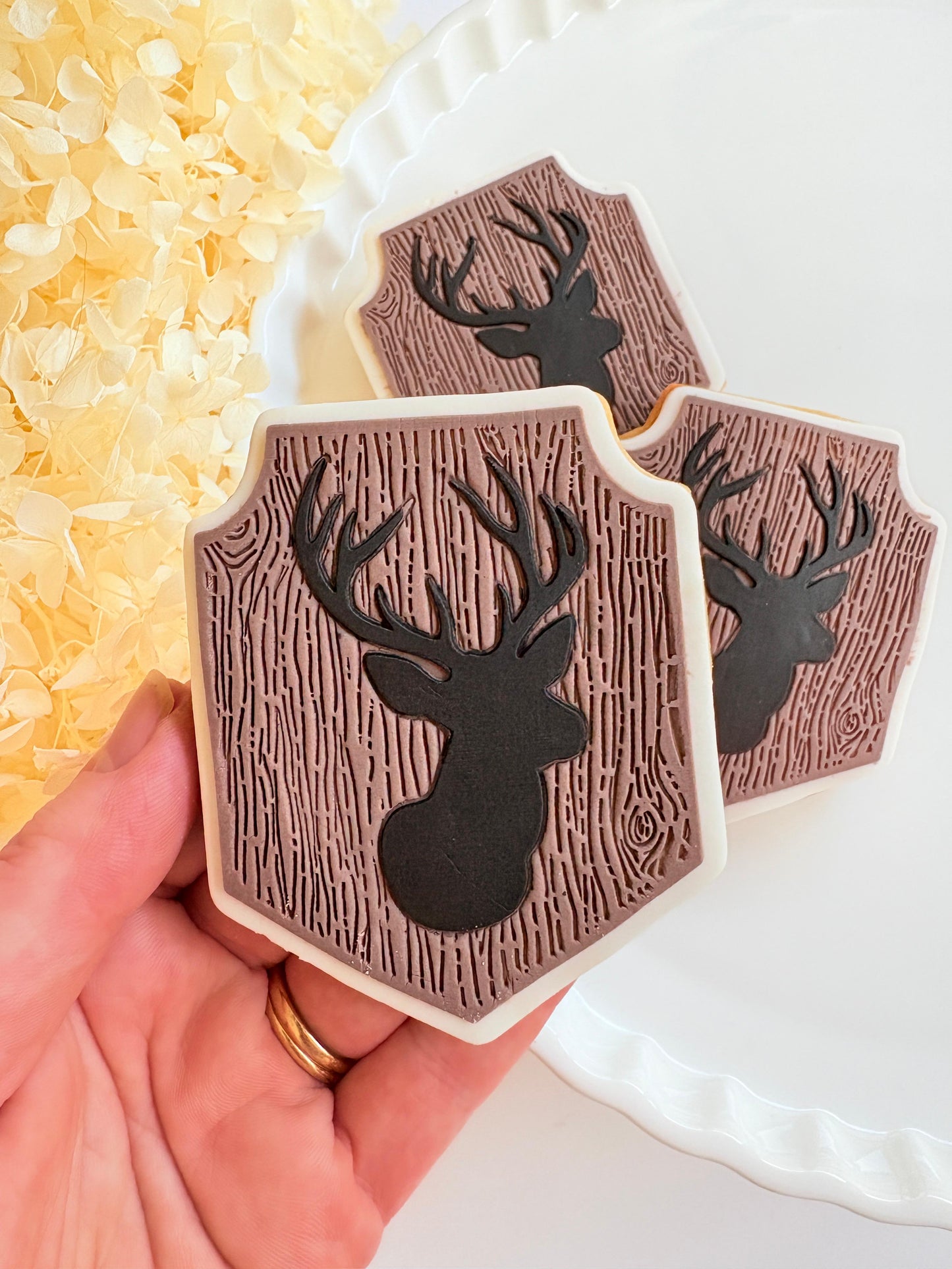 deer mount plaque hunt hunting woods pine tree forest wilderness gun cookie stamp cookie cutter stampandimpress
