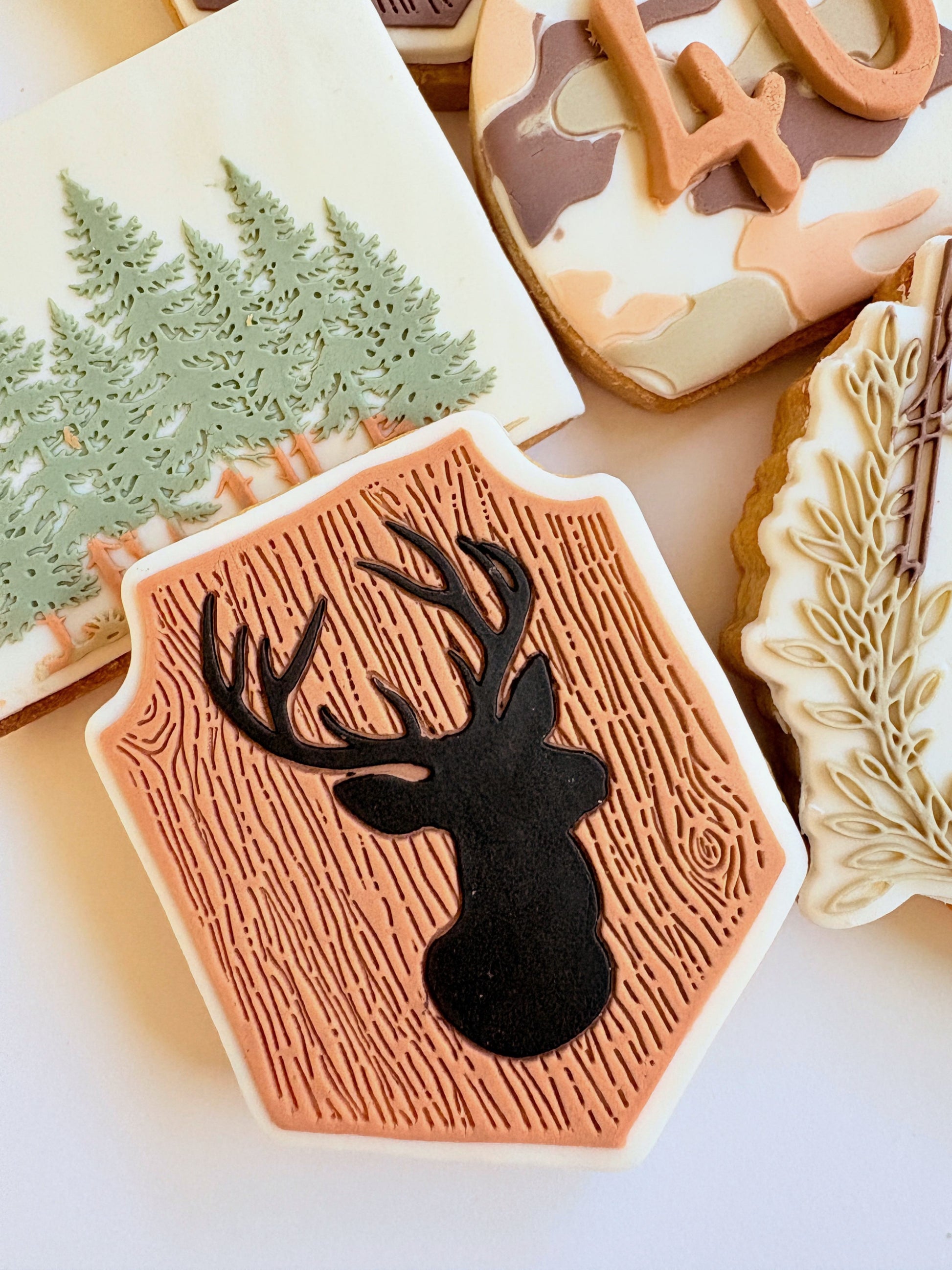 deer mount plaque hunt hunting woods pine tree forest wilderness gun cookie stamp cookie cutter stampandimpress