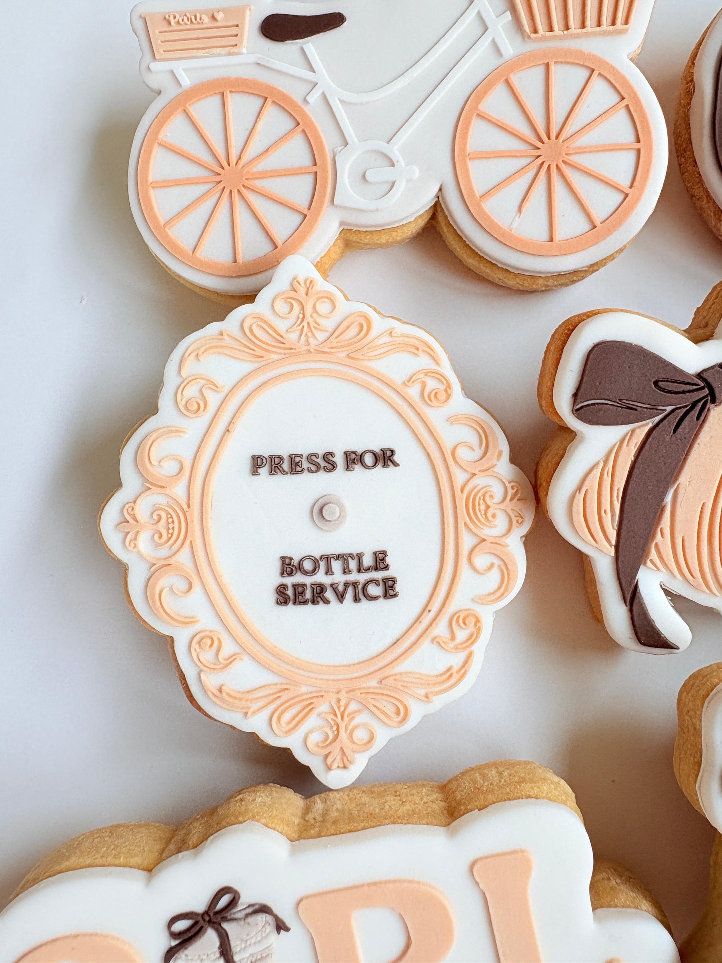 Press for Bottle Service Raised Cookie Stamp/Fondant Debosser & Cutter