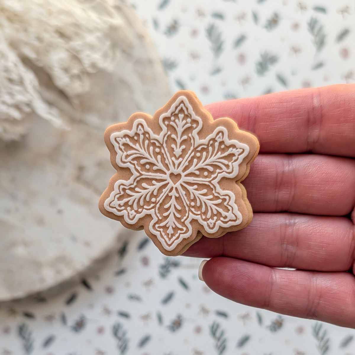 Snowflake - Gingerbread Pattern Raised Cookie Stamp/Fondant Debosser & Cutter