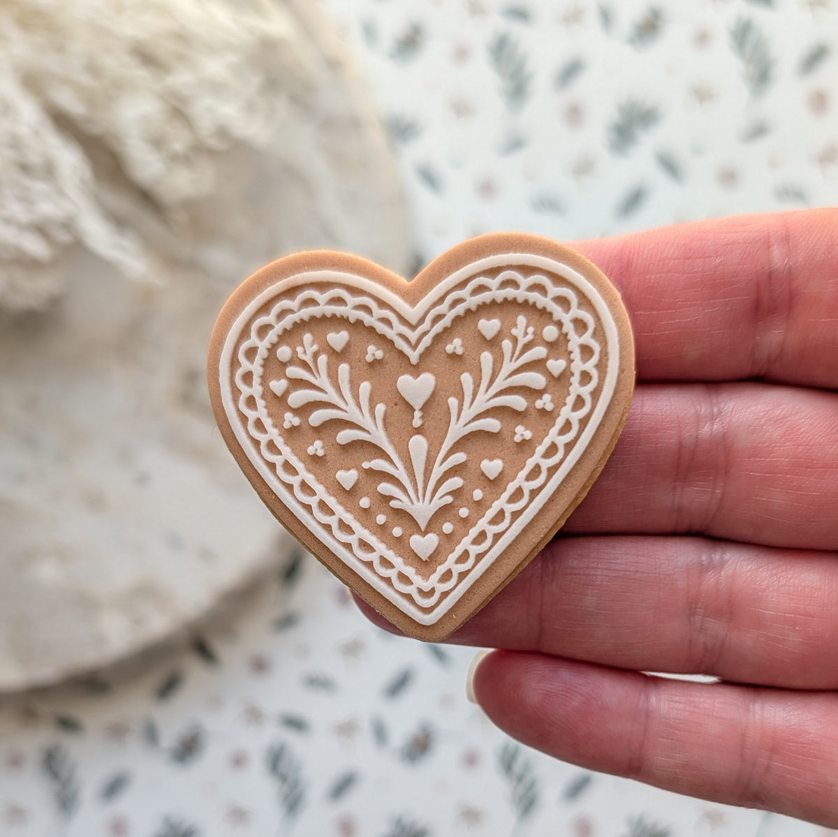 Heart - Gingerbread Pattern Raised Cookie Stamp/Fondant Debosser & Cutter