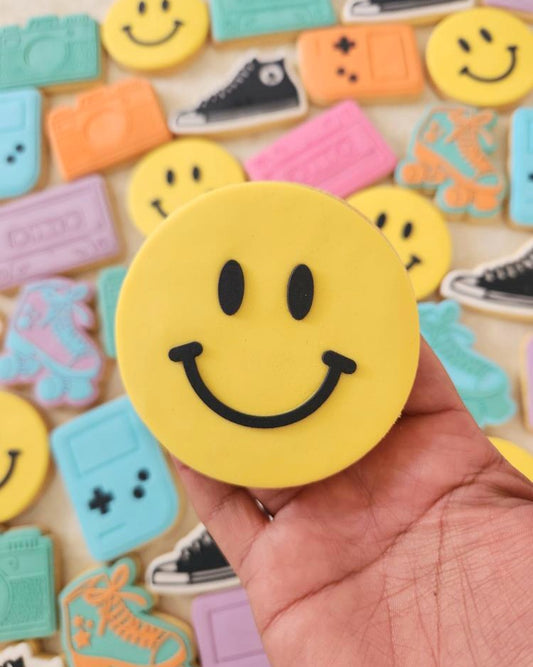 smiley face happy 90s cookie stamp cookie cutter stampandimpress