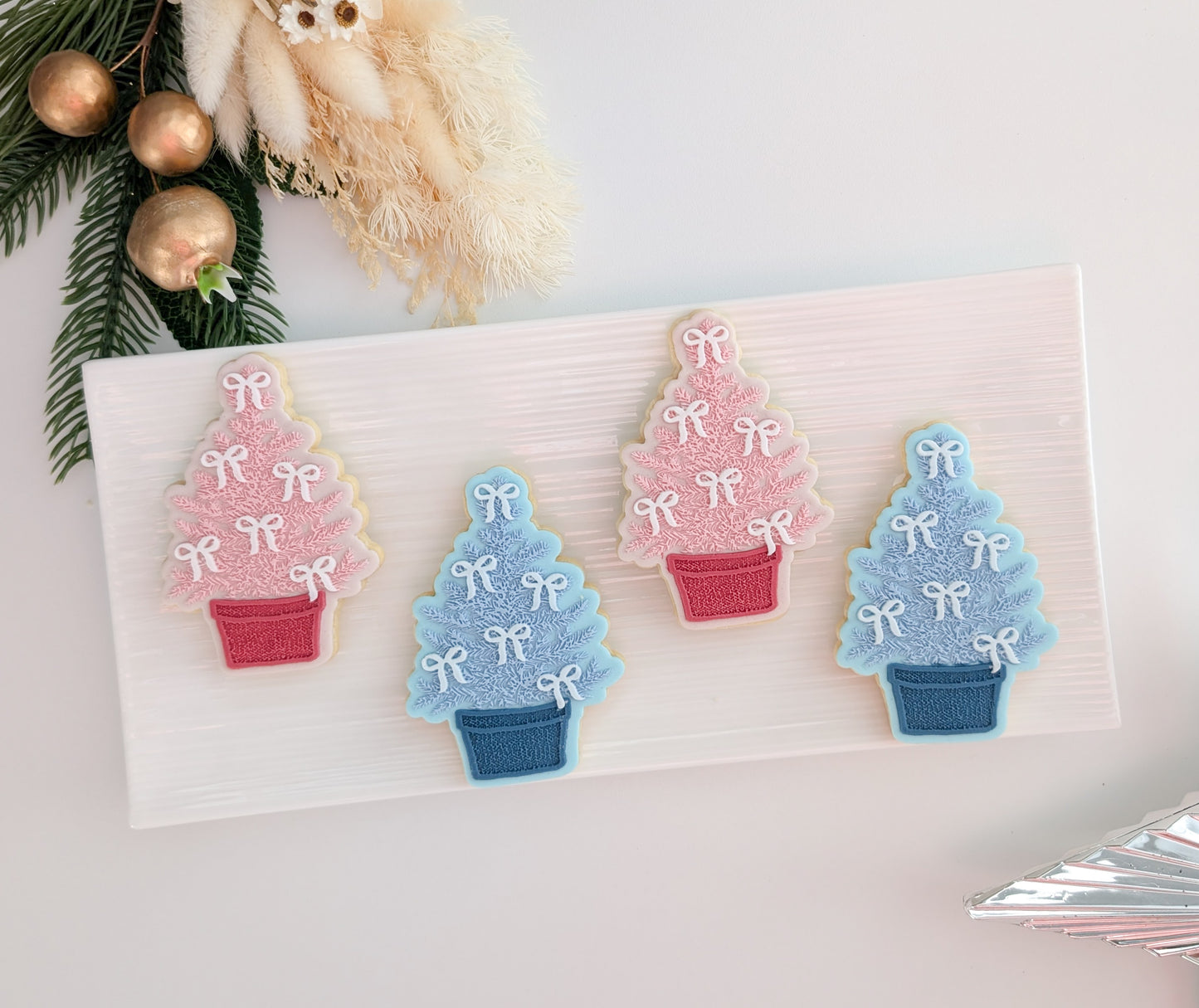 Christmas Tree with Bows Raised Cookie Stamp/Debosser & Cutter