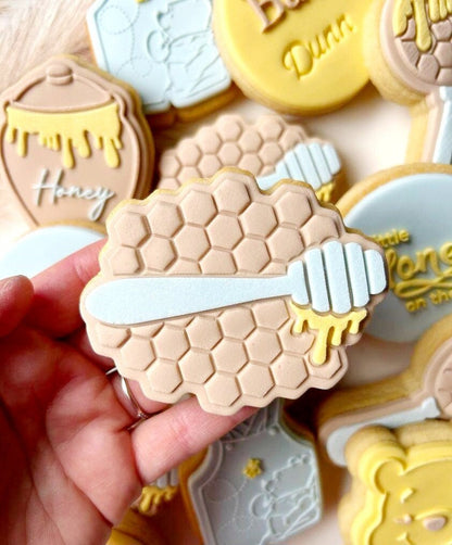 pattern cookie stamp cookie cutter beautiful pretty embosser debosser decorate fondant Perth stampandimpress stamp and impress stamp & impress birthday baby shower honey pot winnie the pooh drip onesie bear beehive bee hive a little honey on the way