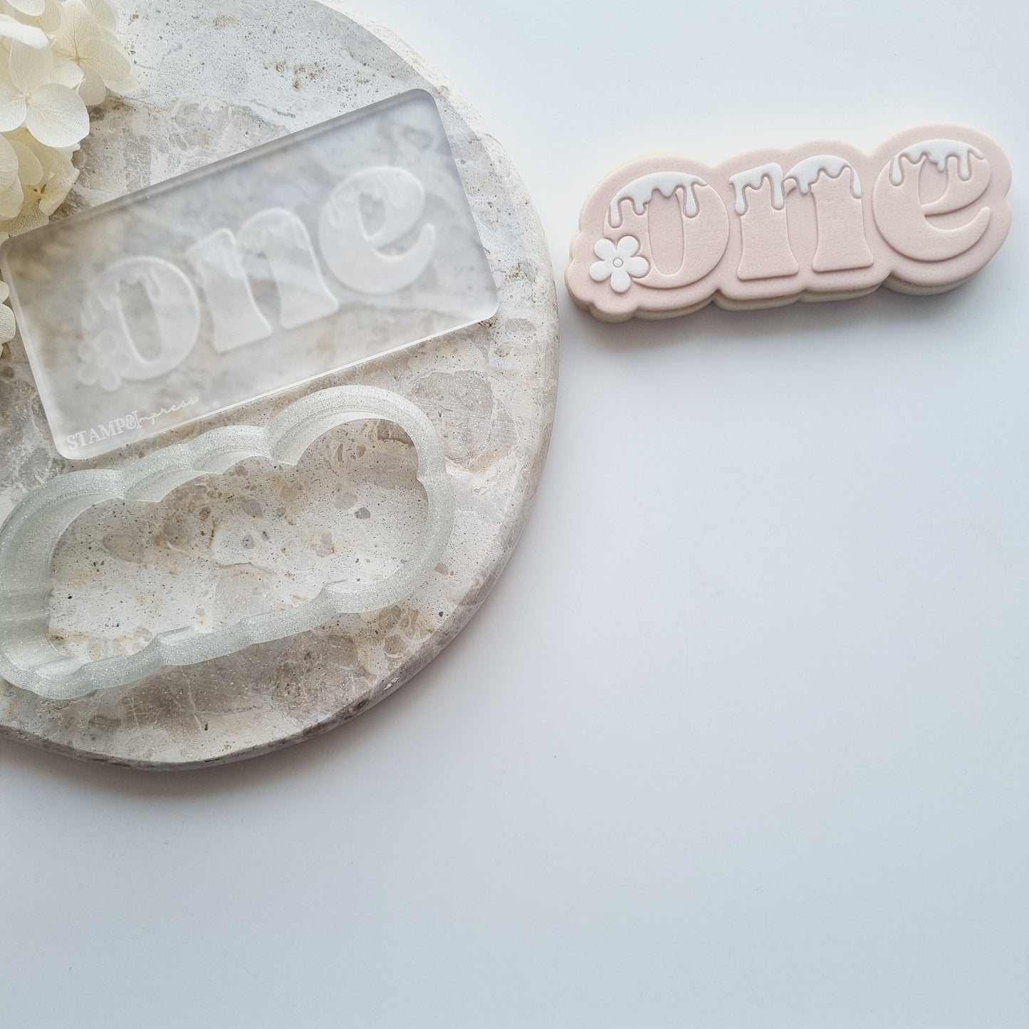 one with honey drip daisy cookie cutter stampandimpress cookie stamp bee theme flowers