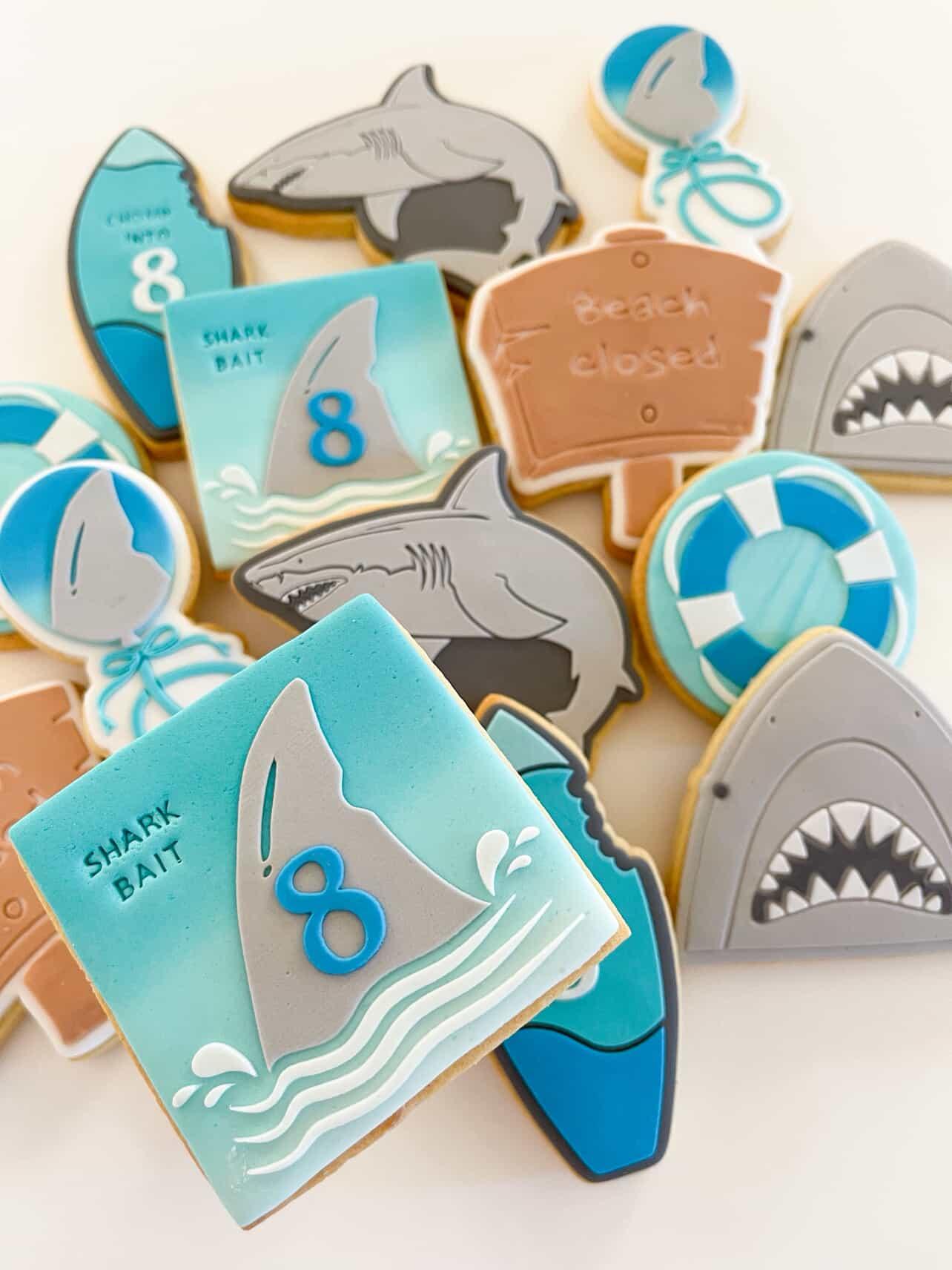 Beach Closed Wooden Sign Raised Cookie Stamp/Fondant Debosser & Cutter