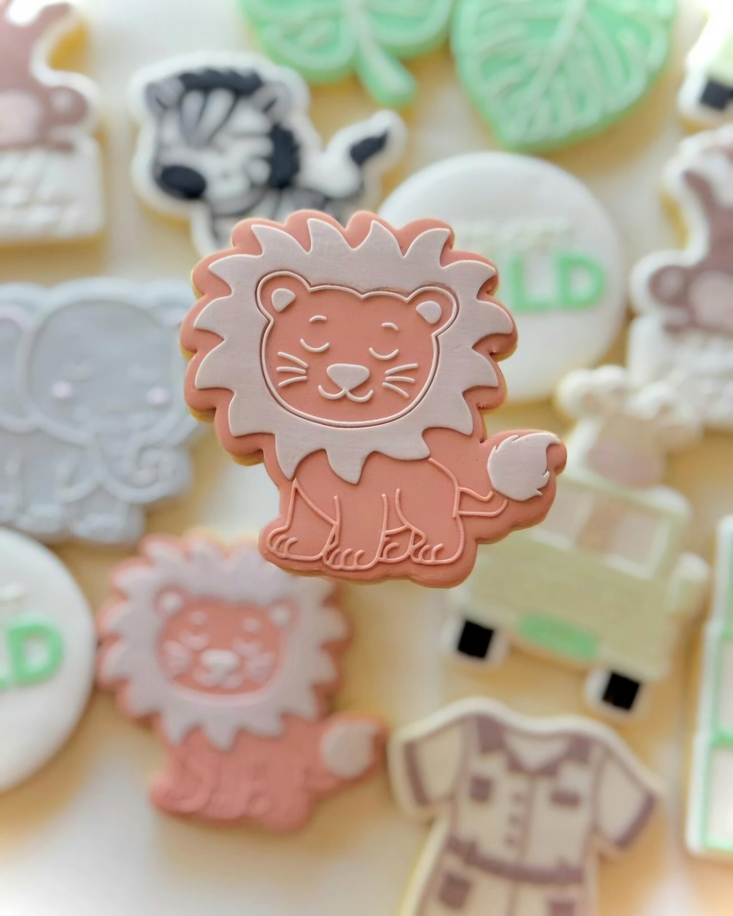 Lion Raised Cookie Stamp/Fondant Debosser & Cutter