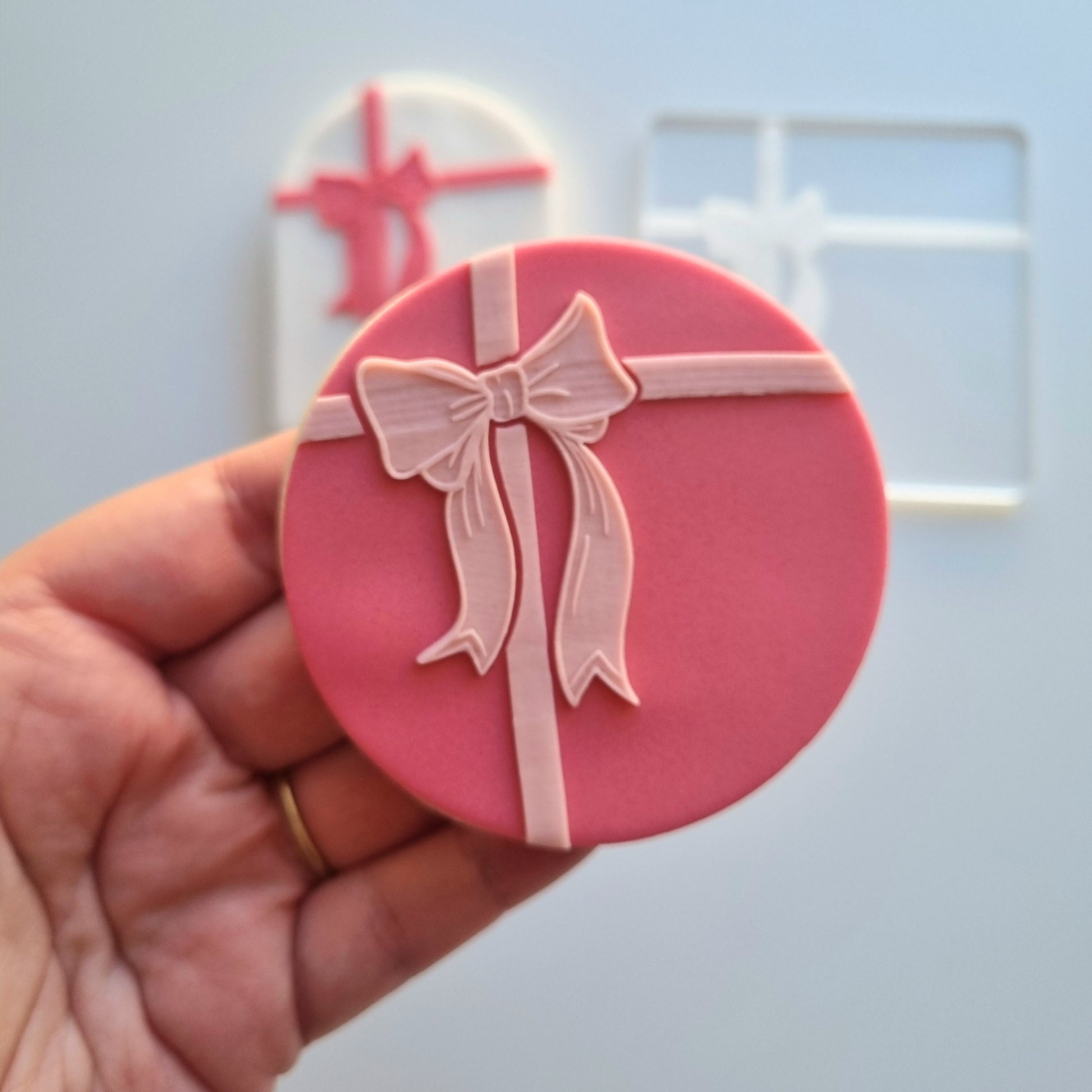 gift ribbon bow cookie stamp cookie cutter fondant debosser stampandimpress christmas present