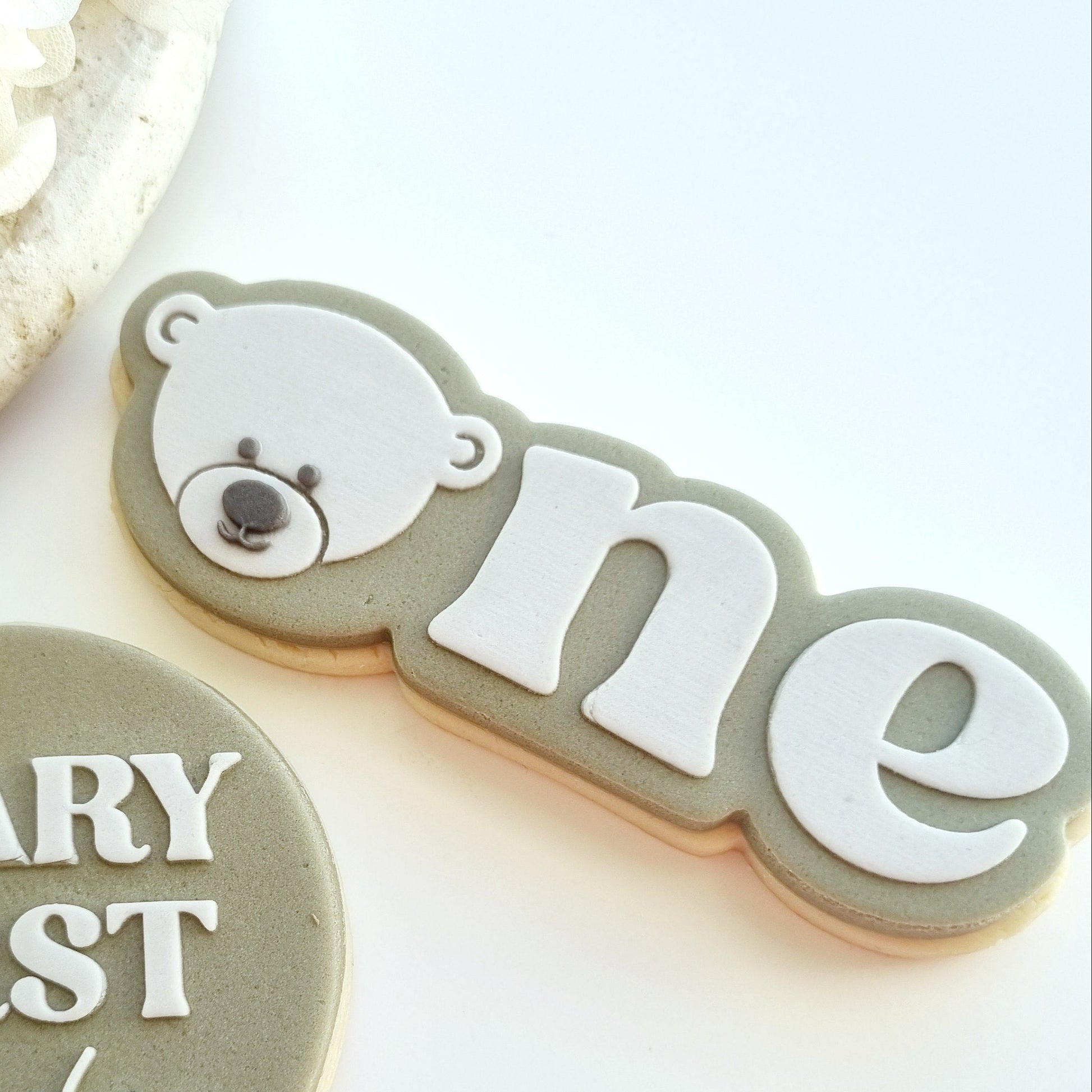 teddy bear one beary first birthday cookie stamp cookie cutter stampandimpress